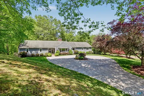 $779,000 | 255 Tanglewood Circle, Milford, CT 06461
