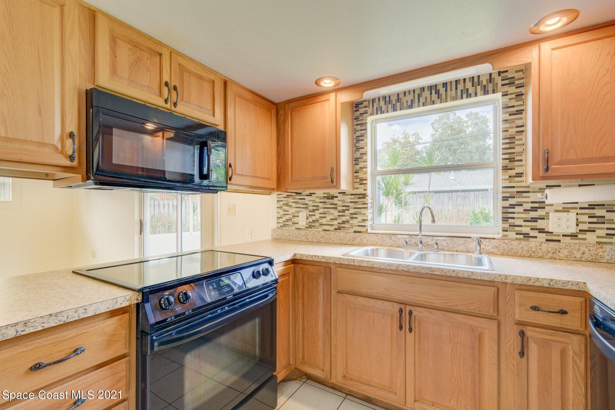 910 Jefferson Road Rockledge, FL 32955 - Photo 4 of 43 910-Jefferson-4142.jpg-SMALL