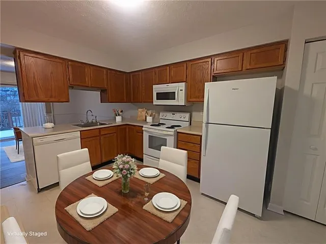 $1,600 | 28 Cinque Terra Place, Finleyville, PA 15332