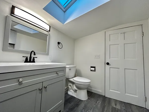 $2,000 | 46 Elm Street, Unit 2, Shelburne Falls, MA 01370