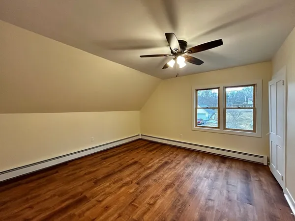 $2,000 | 46 Elm Street, Unit 2, Shelburne Falls, MA 01370