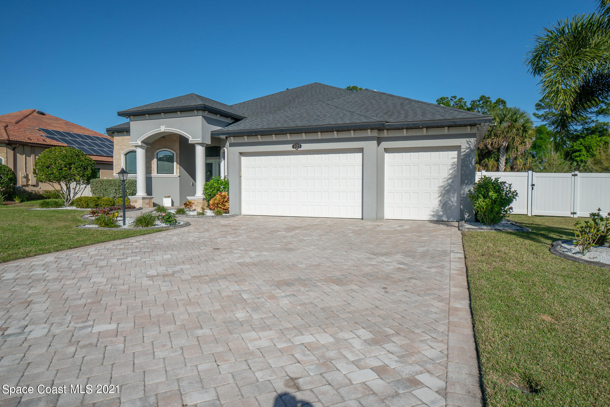 4123 Anlow Road Melbourne, FL 32904 - Photo 3 of 67 Pavered Driveway