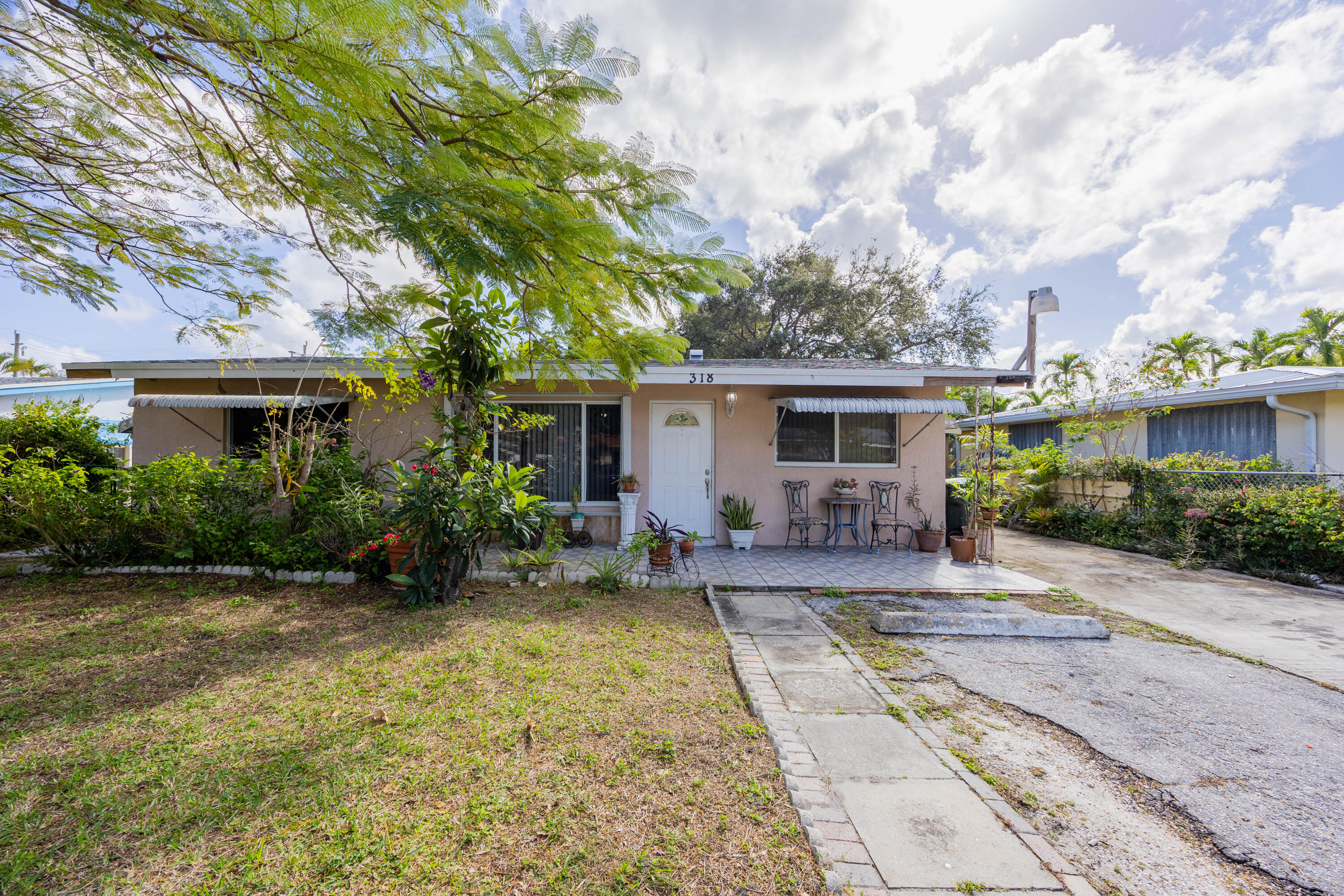 318 Southwest 2nd Street Boca Raton, FL 33432 - Photo 4 of 51 PT7A8473-HDR