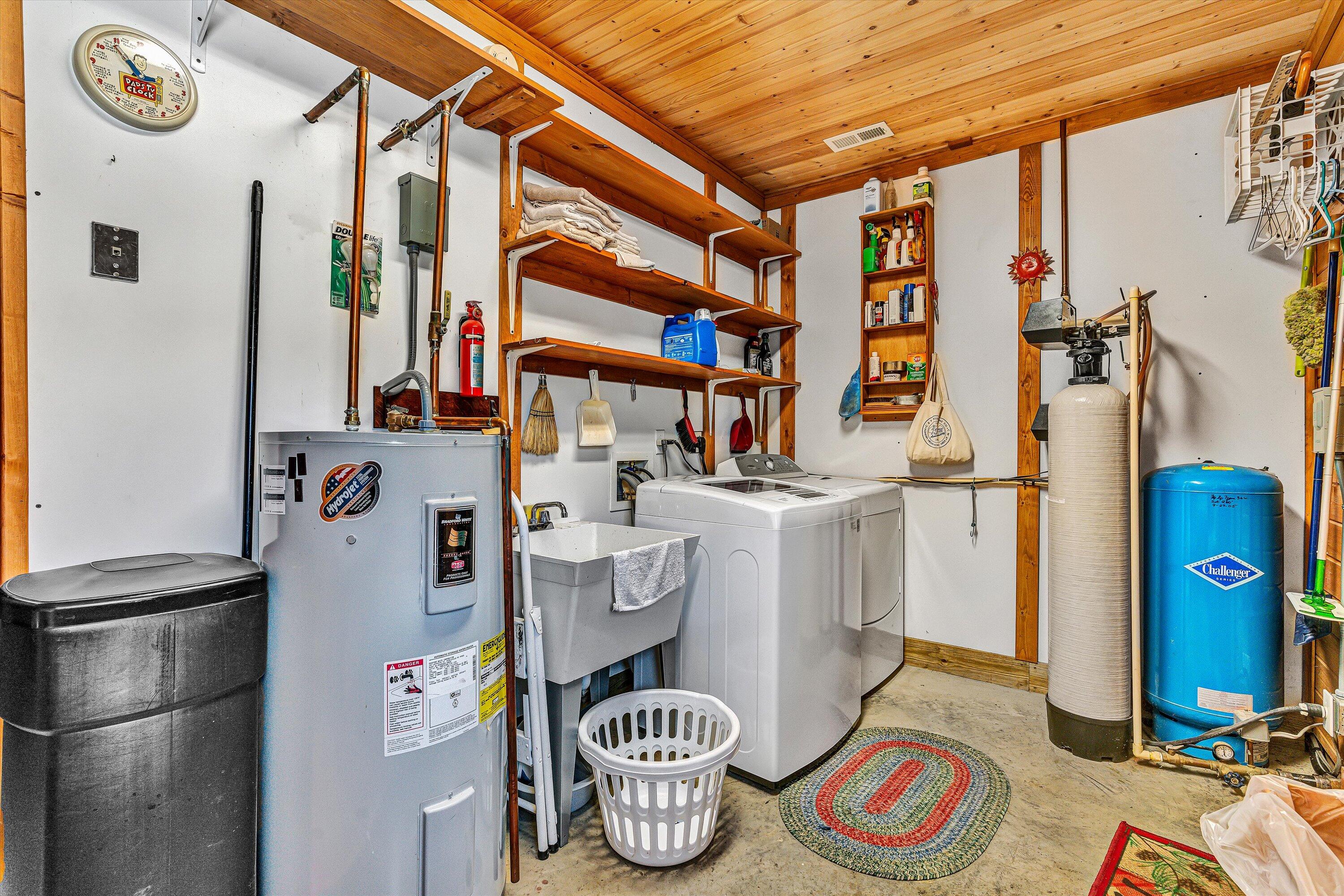 6722 Bradshaw Road Salem, VA 24153 - Photo 8 of 47 08-SGM-07149