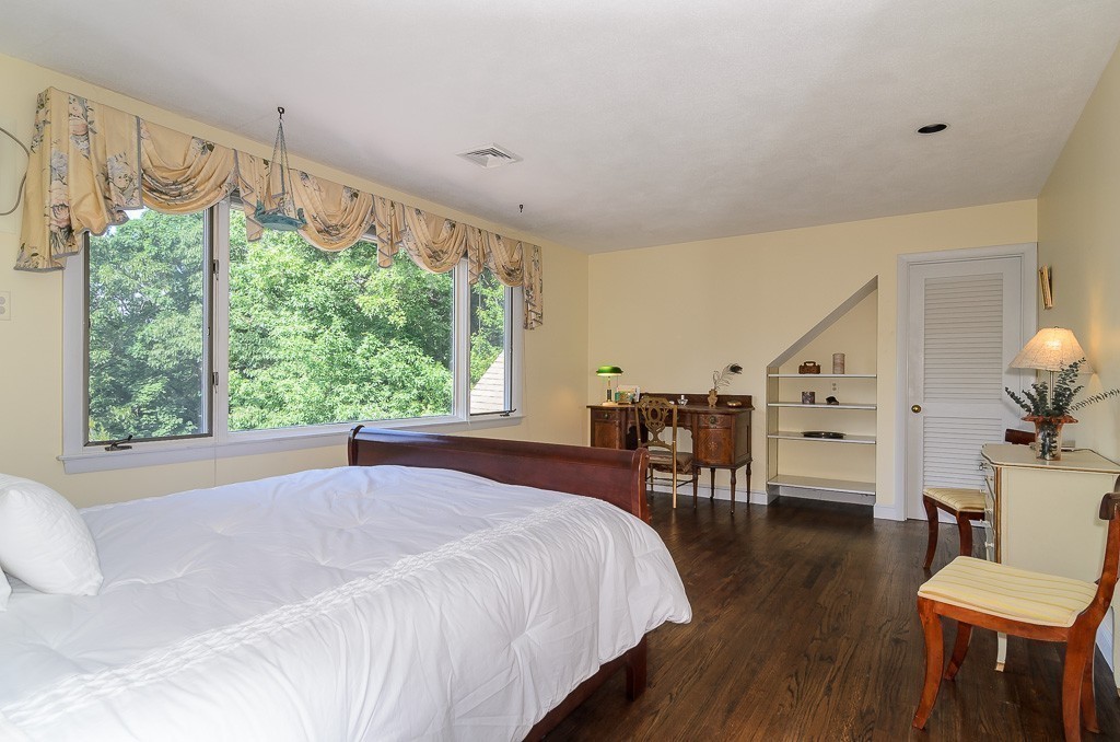 22 Cranmore Road Wellesley, MA 02481 - Photo 14 of 22 a bed room with a bed and a chair