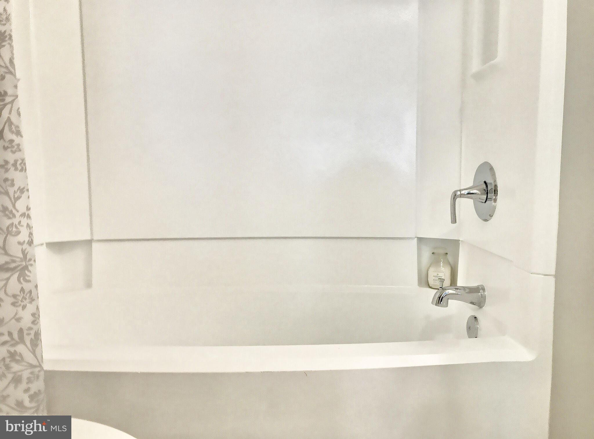 413 Sharp Street South, Unit R7 Baltimore, MD 21230 - Photo 22 of 31 Master Bath