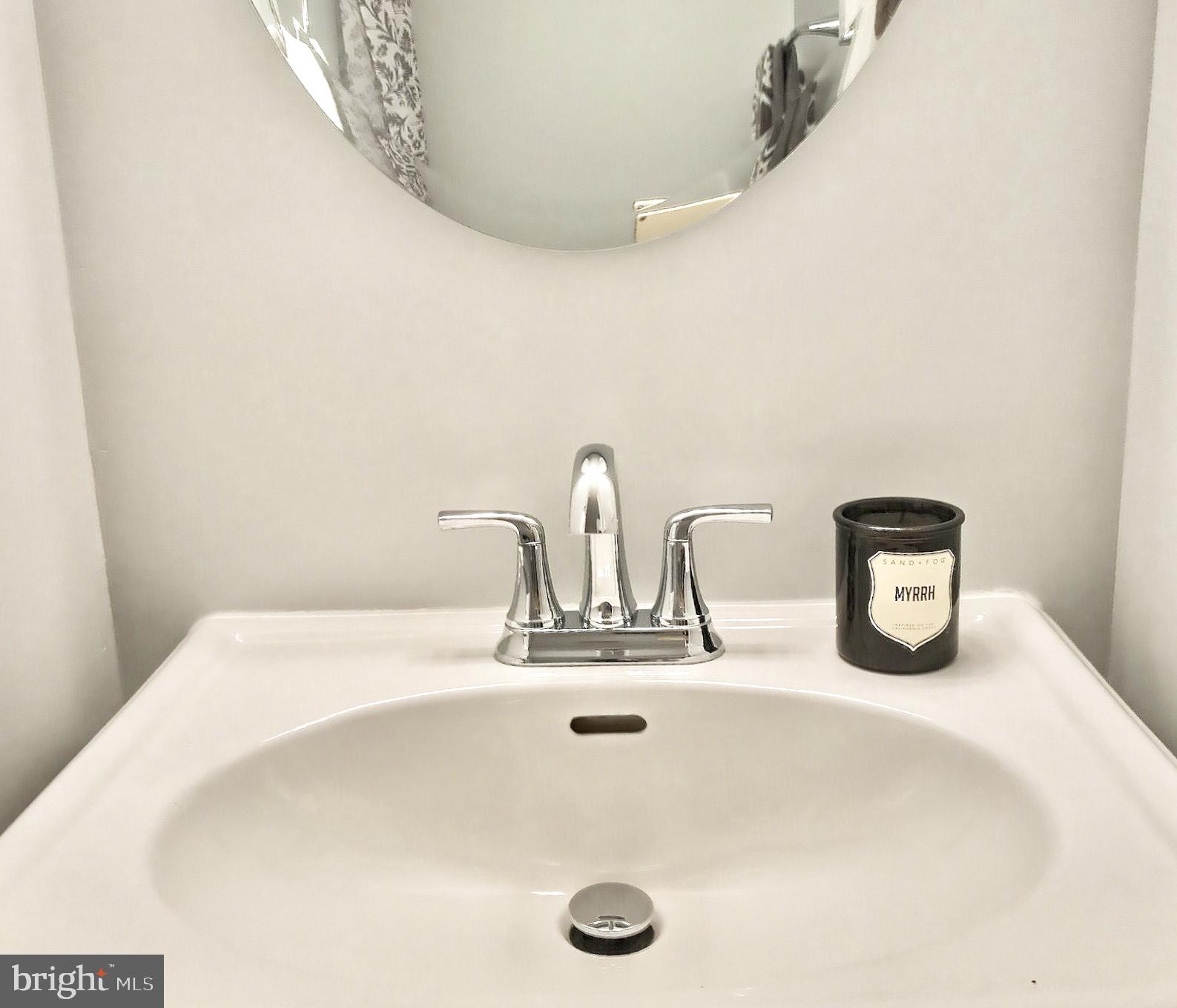 413 Sharp Street South, Unit R7 Baltimore, MD 21230 - Photo 23 of 31 High end fixtures!