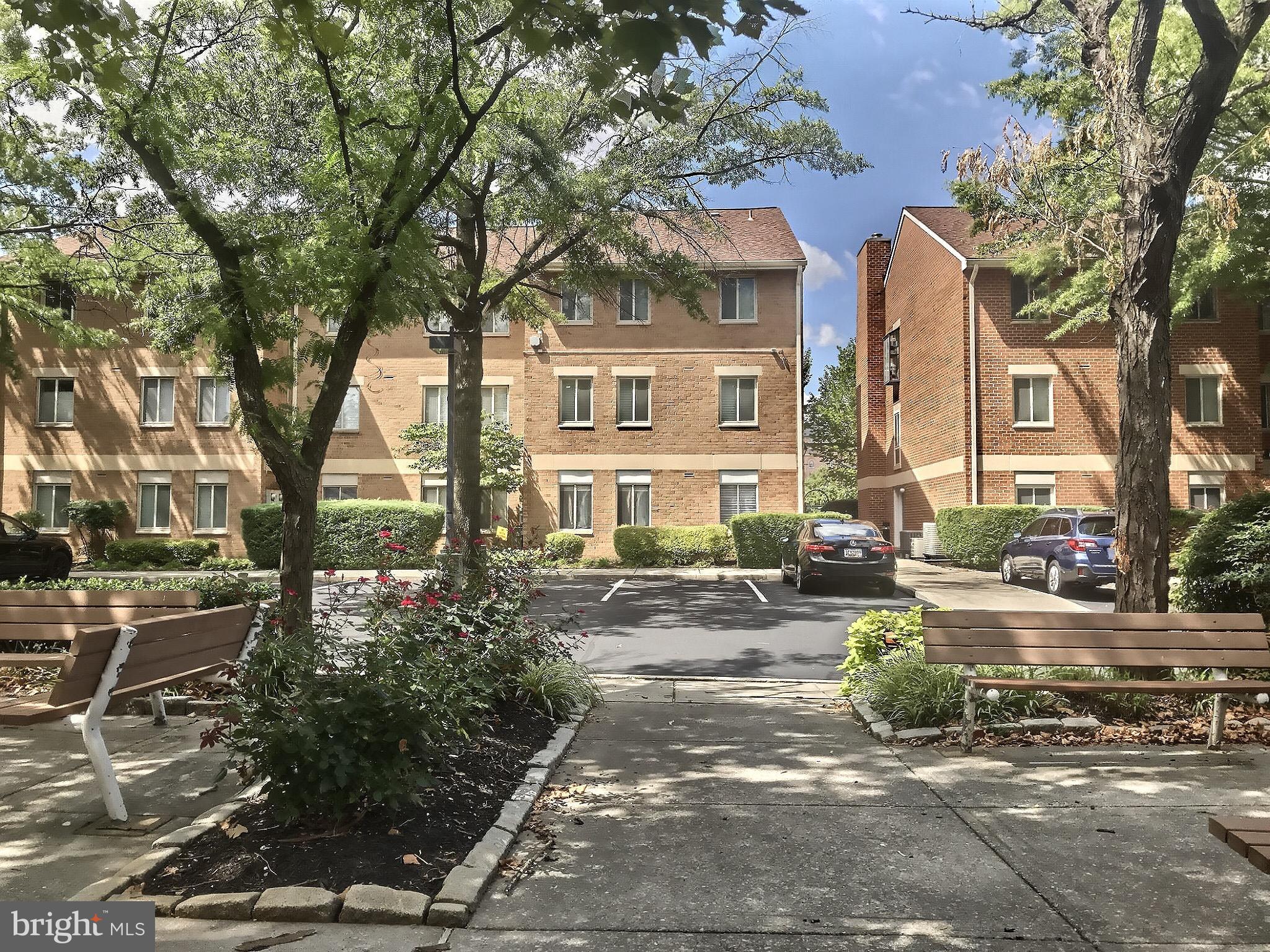 413 Sharp Street South, Unit R7 Baltimore, MD 21230 - Photo 27 of 31 Secure/Private Courtyard