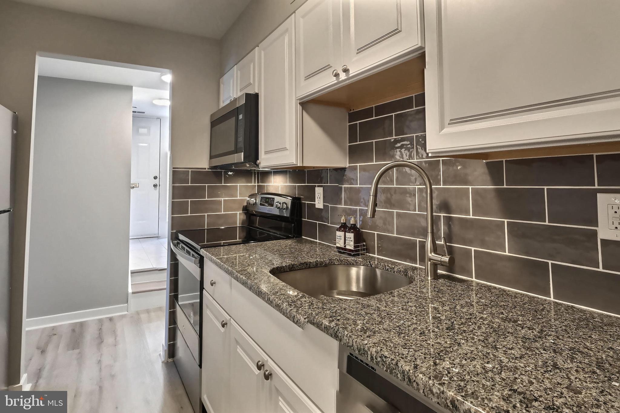 Brand new gorgeous kitchen