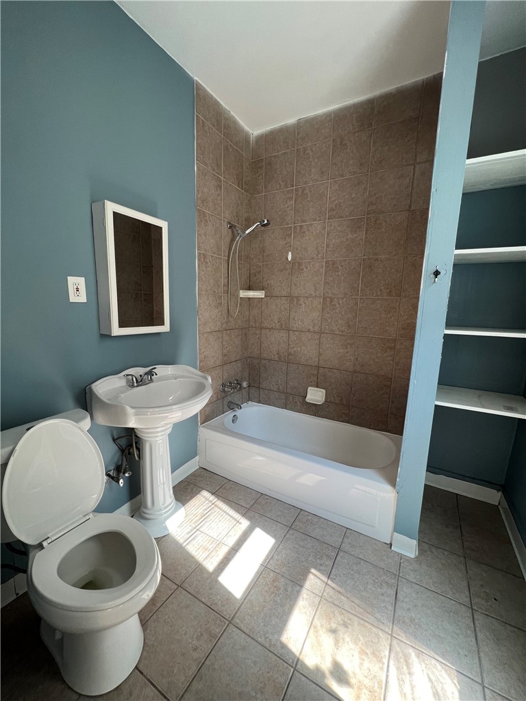 188-190 Charlotte Street, Unit 188 Rochester, NY 14607 - Photo 24 of 46 190 Down Bathroom