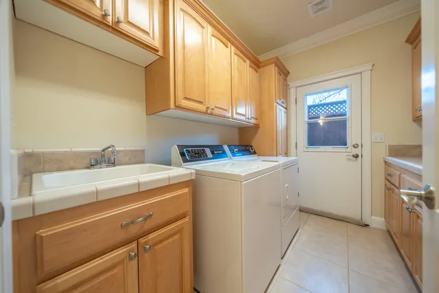 $649,500 | 2318 Crescent Moon Court, Redding, CA 96001