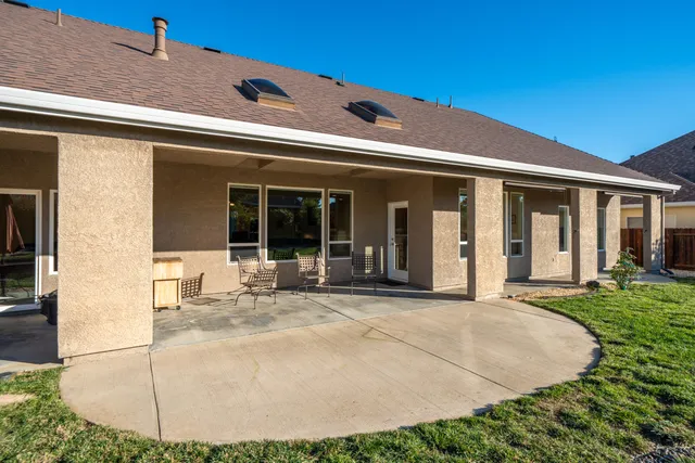 $649,500 | 2318 Crescent Moon Court, Redding, CA 96001