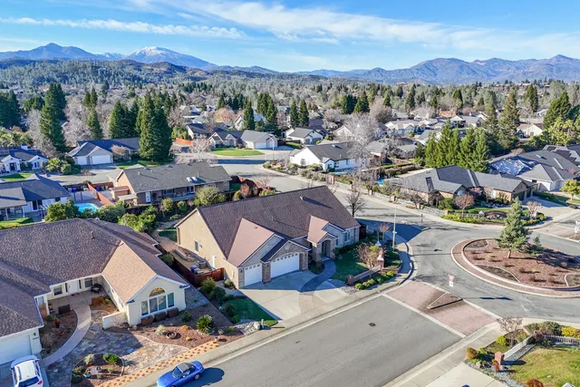 $649,500 | 2318 Crescent Moon Court, Redding, CA 96001
