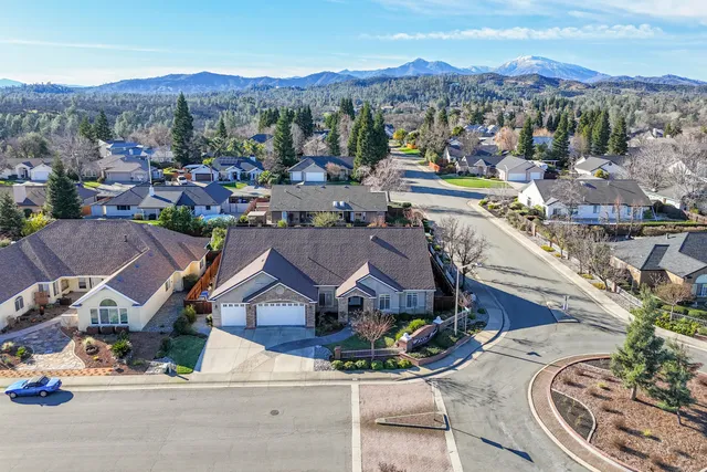 $649,500 | 2318 Crescent Moon Court, Redding, CA 96001
