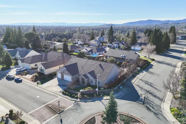 $649,500 | 2318 Crescent Moon Court, Redding, CA 96001