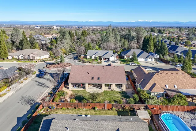 $649,500 | 2318 Crescent Moon Court, Redding, CA 96001