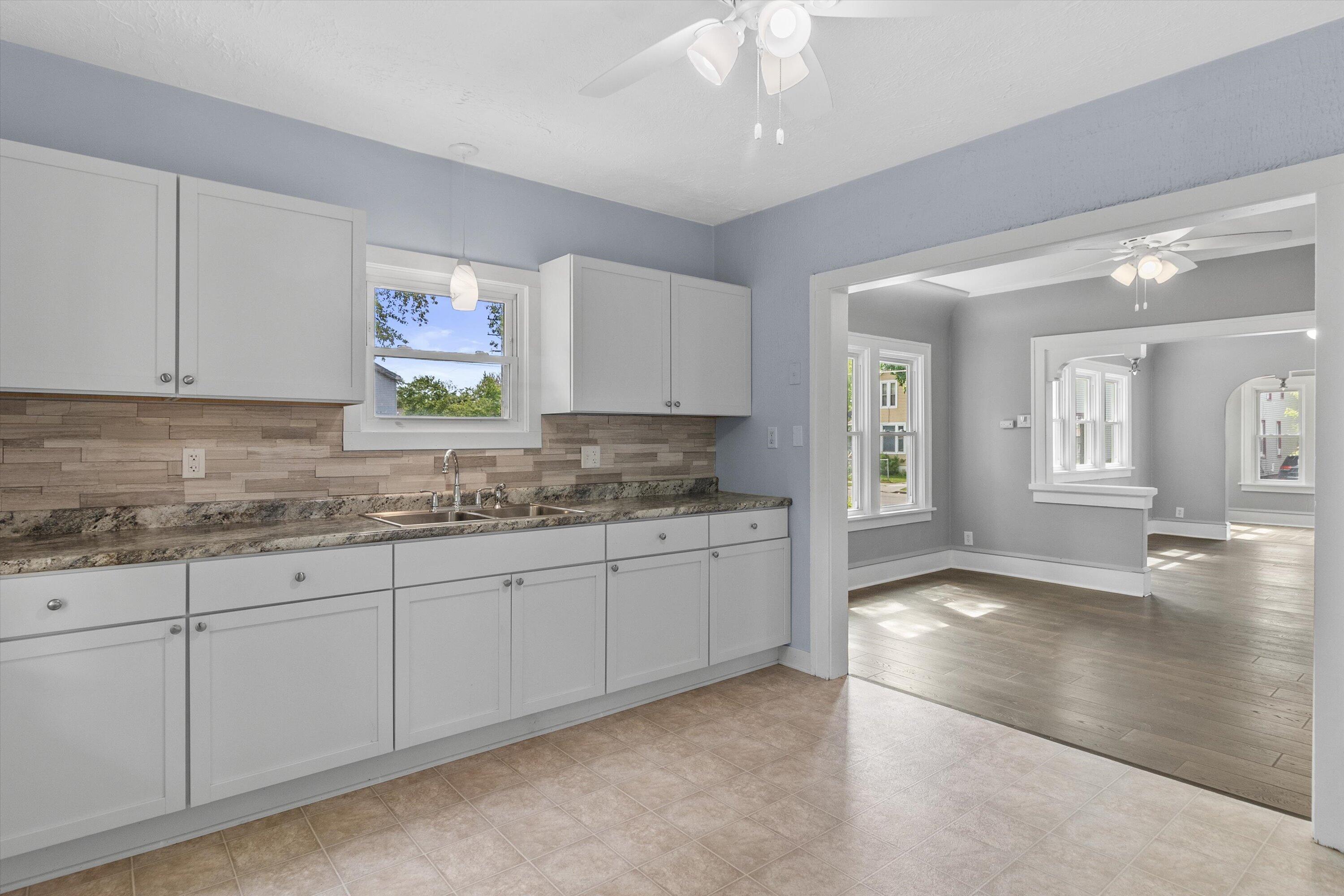 1342 St Patrick Street Racine, WI 53404 - Photo 17 of 40 Kitchen w/Beautiful Backsplash