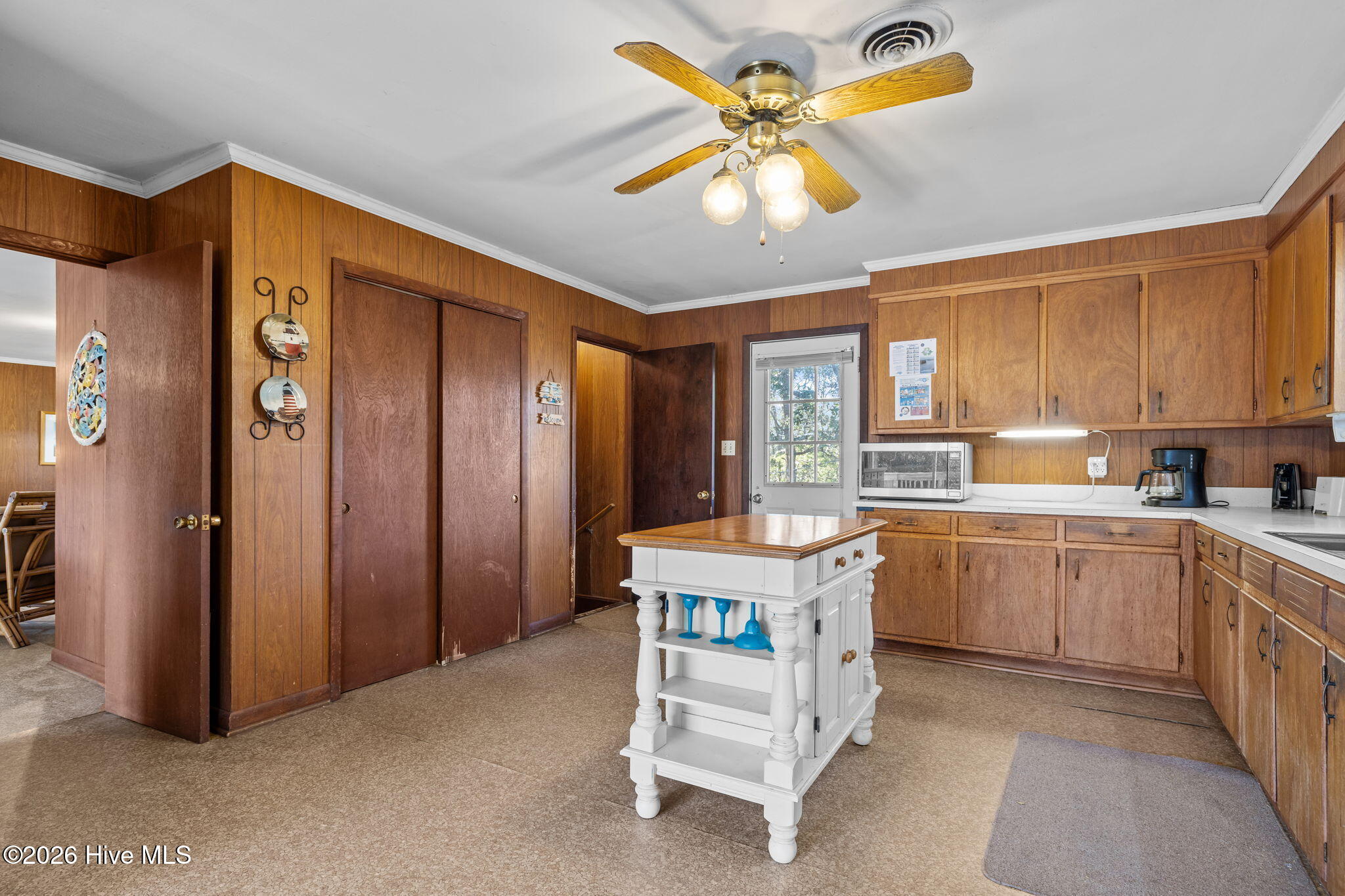 103 Yaupon Road Pine Knoll Shores, NC 28512 - Photo 23 of 58 Kitchen