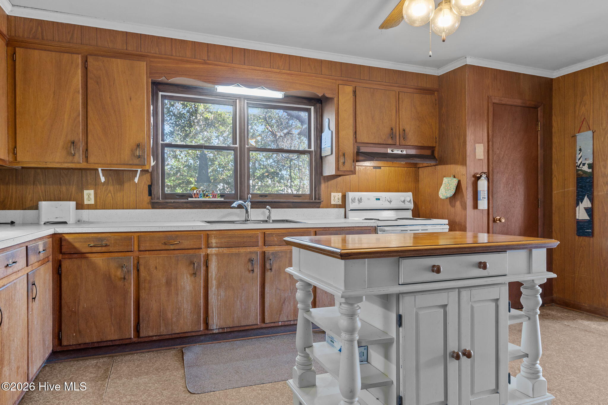 103 Yaupon Road Pine Knoll Shores, NC 28512 - Photo 24 of 58 Kitchen