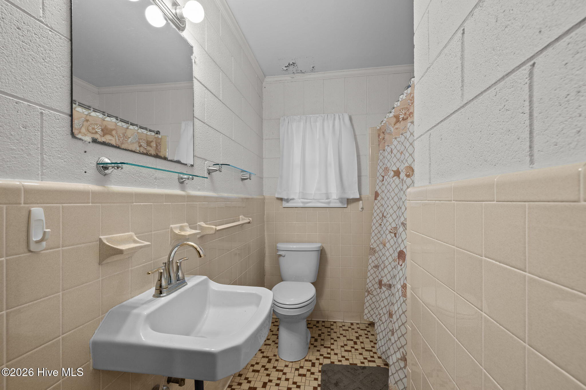 103 Yaupon Road Pine Knoll Shores, NC 28512 - Photo 28 of 58 3rd Bath