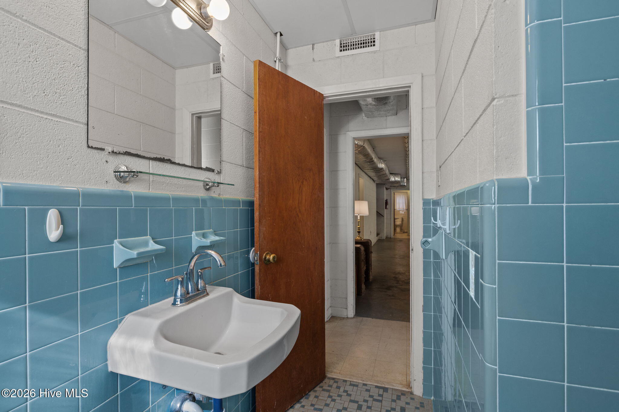 103 Yaupon Road Pine Knoll Shores, NC 28512 - Photo 35 of 58 4th Bath