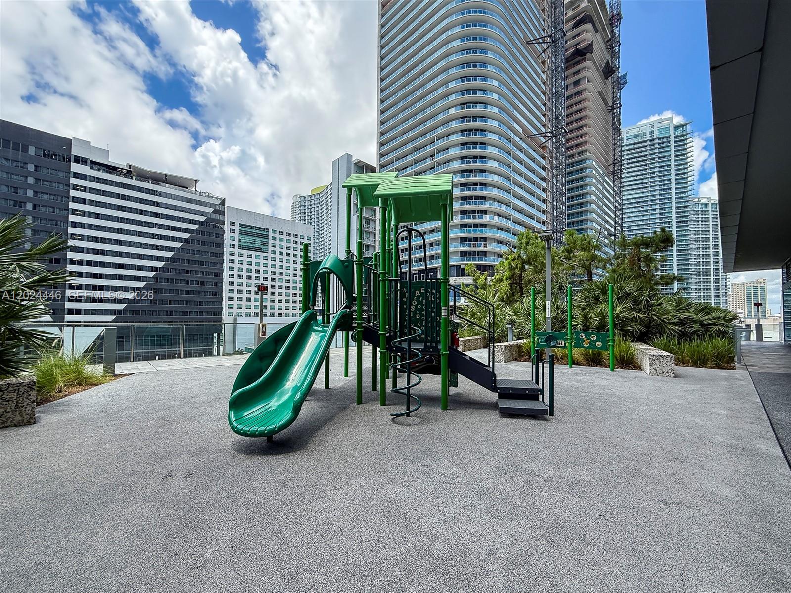 88 Southwest 7th Street, Unit 2008 Miami, FL 33130 - Photo 25 of 47