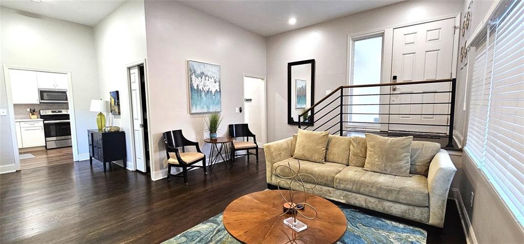 2511 Susan Lane Southwest Atlanta, GA 30331 - Photo 2 of 15