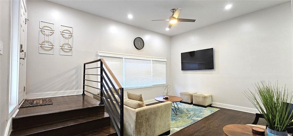 2511 Susan Lane Southwest Atlanta, GA 30331 - Photo 3 of 15