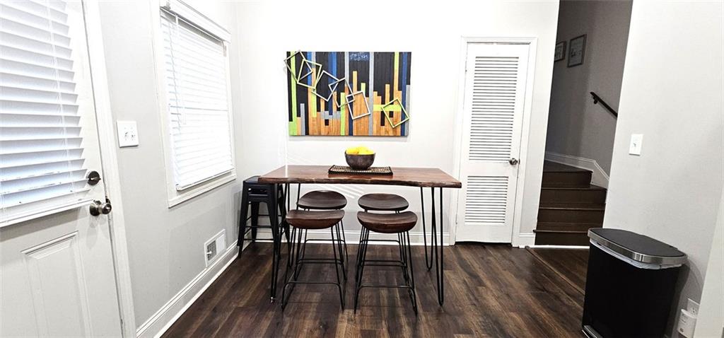 2511 Susan Lane Southwest Atlanta, GA 30331 - Photo 6 of 15