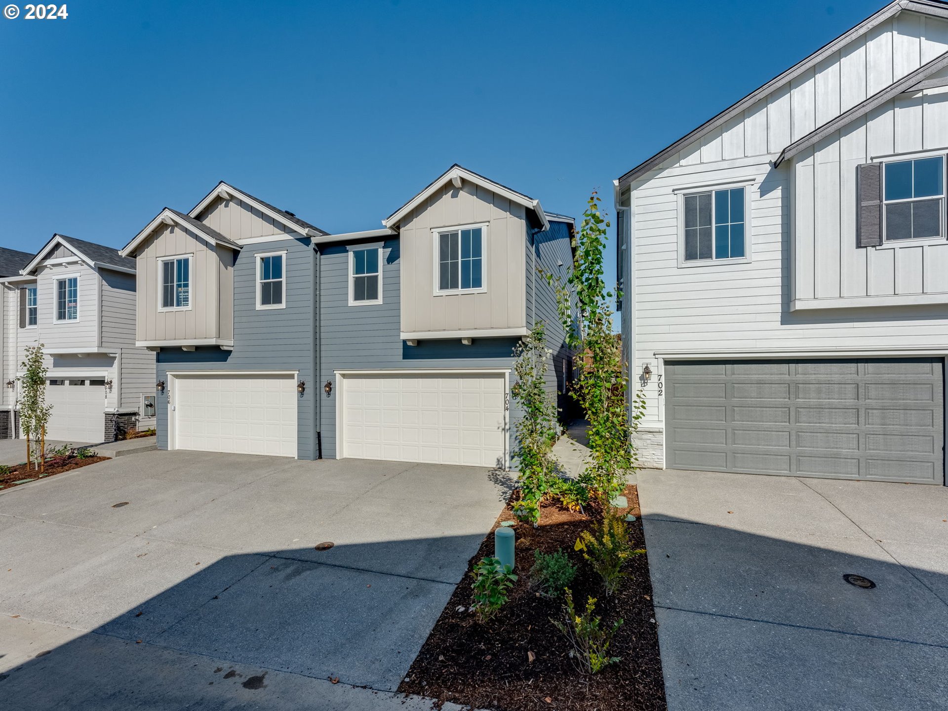 704 Northwest 178th Street Ridgefield, WA 98642 - Photo 3 of 47