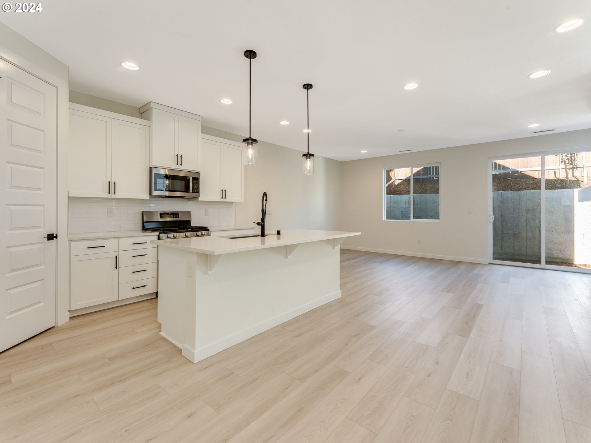 704 Northwest 178th Street Ridgefield, WA 98642 - Photo 8 of 47
