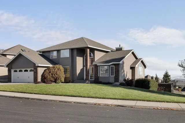 $684,500 | 8904 North Bradbury Drive, Spokane, WA 99208