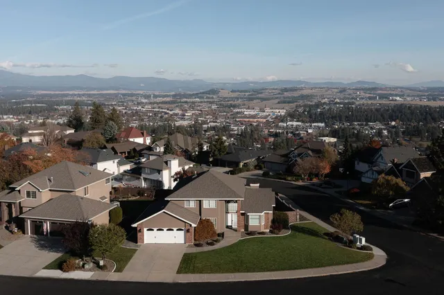 $684,500 | 8904 North Bradbury Drive, Spokane, WA 99208