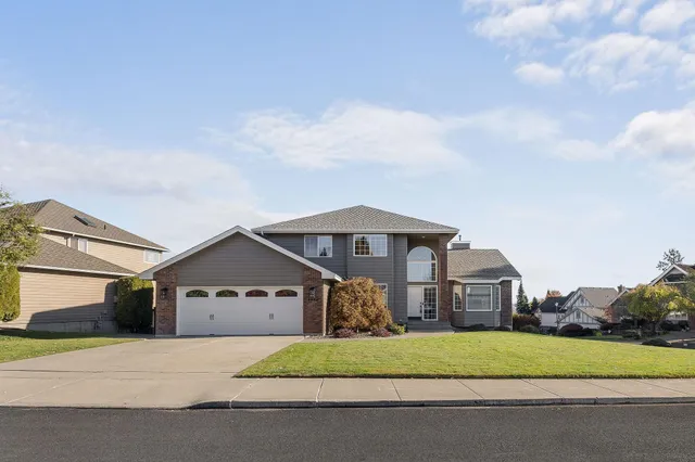$684,500 | 8904 North Bradbury Drive, Spokane, WA 99208