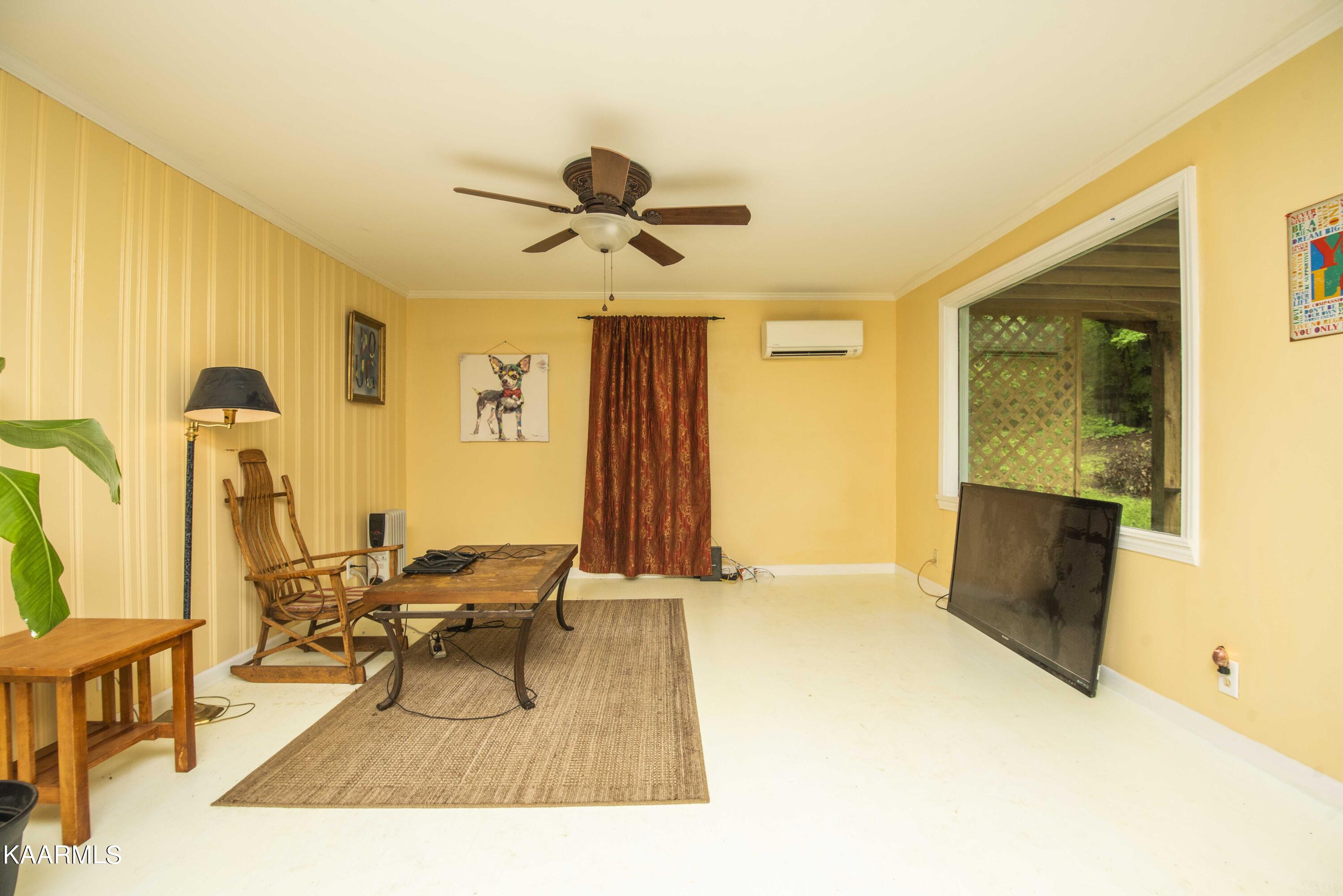2136 Harris Road Knoxville, TN 37924 - Photo 5 of 43 living 3_1