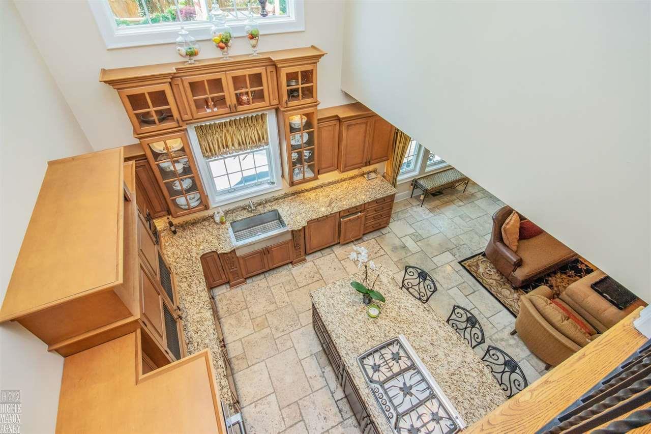 1015 Yorkshire Road Grosse Pointe Park, MI 48230 - Photo 10 of 40