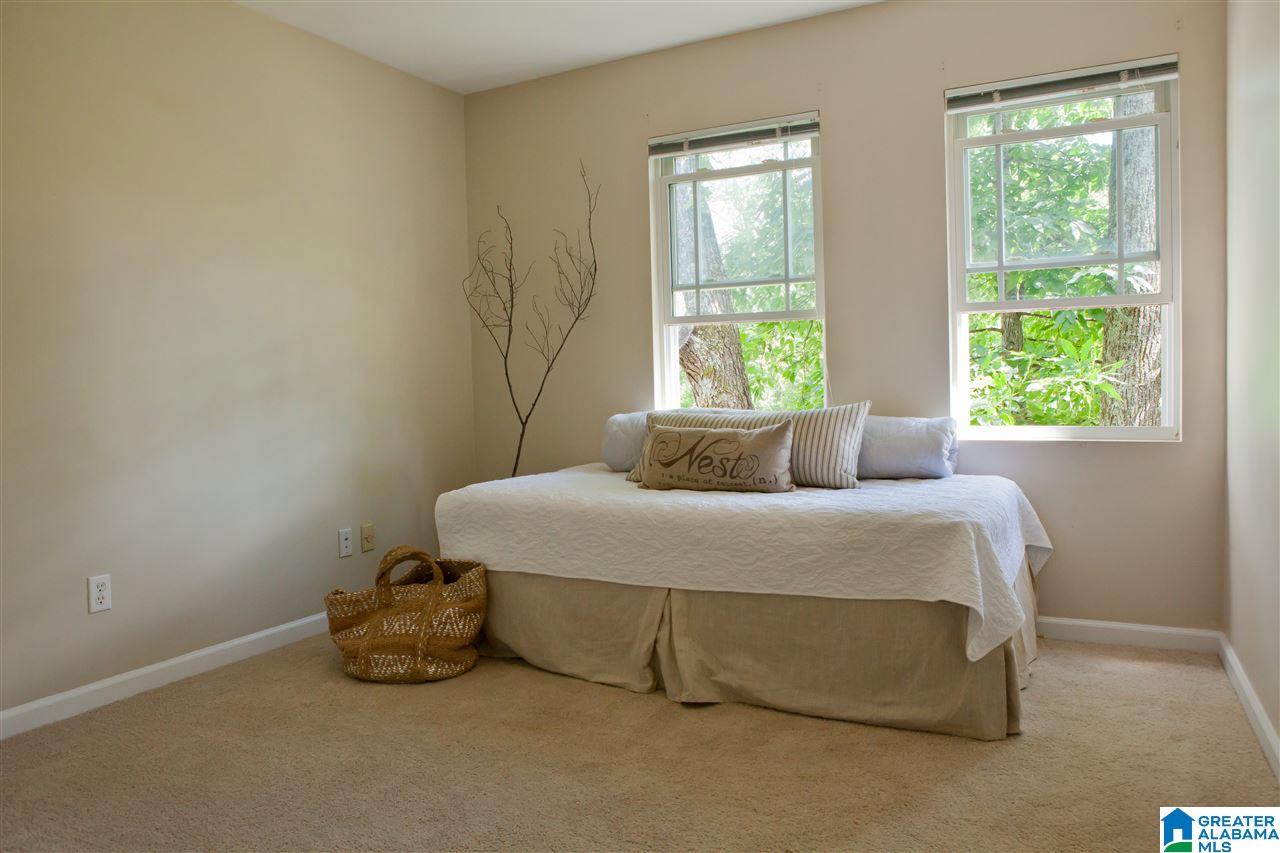 1046 Blue Ridge Boulevard Birmingham, AL 35226 - Photo 17 of 24