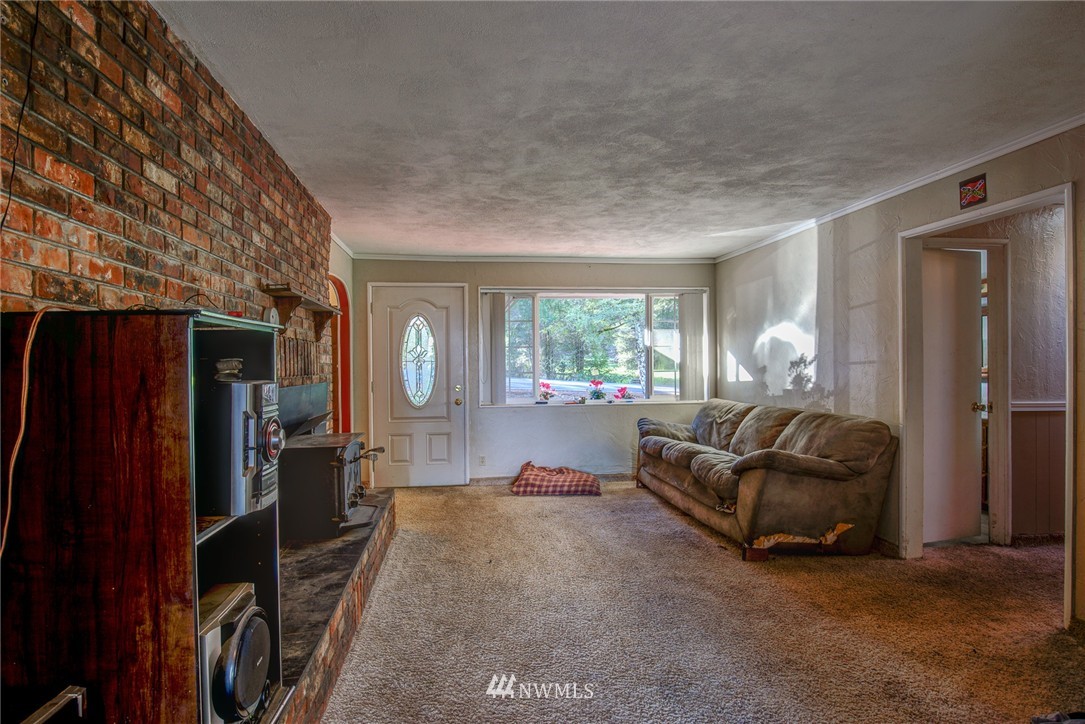 334 South Silver Lake Road Castle Rock, WA 98611 - Photo 5 of 14 Gallery Image 5
