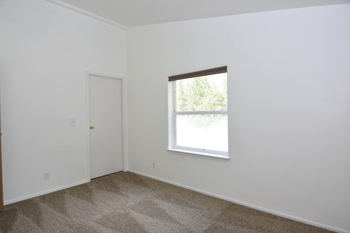 51340 Dianne Road La Pine, OR 97739 - Photo 28 of 36 28
