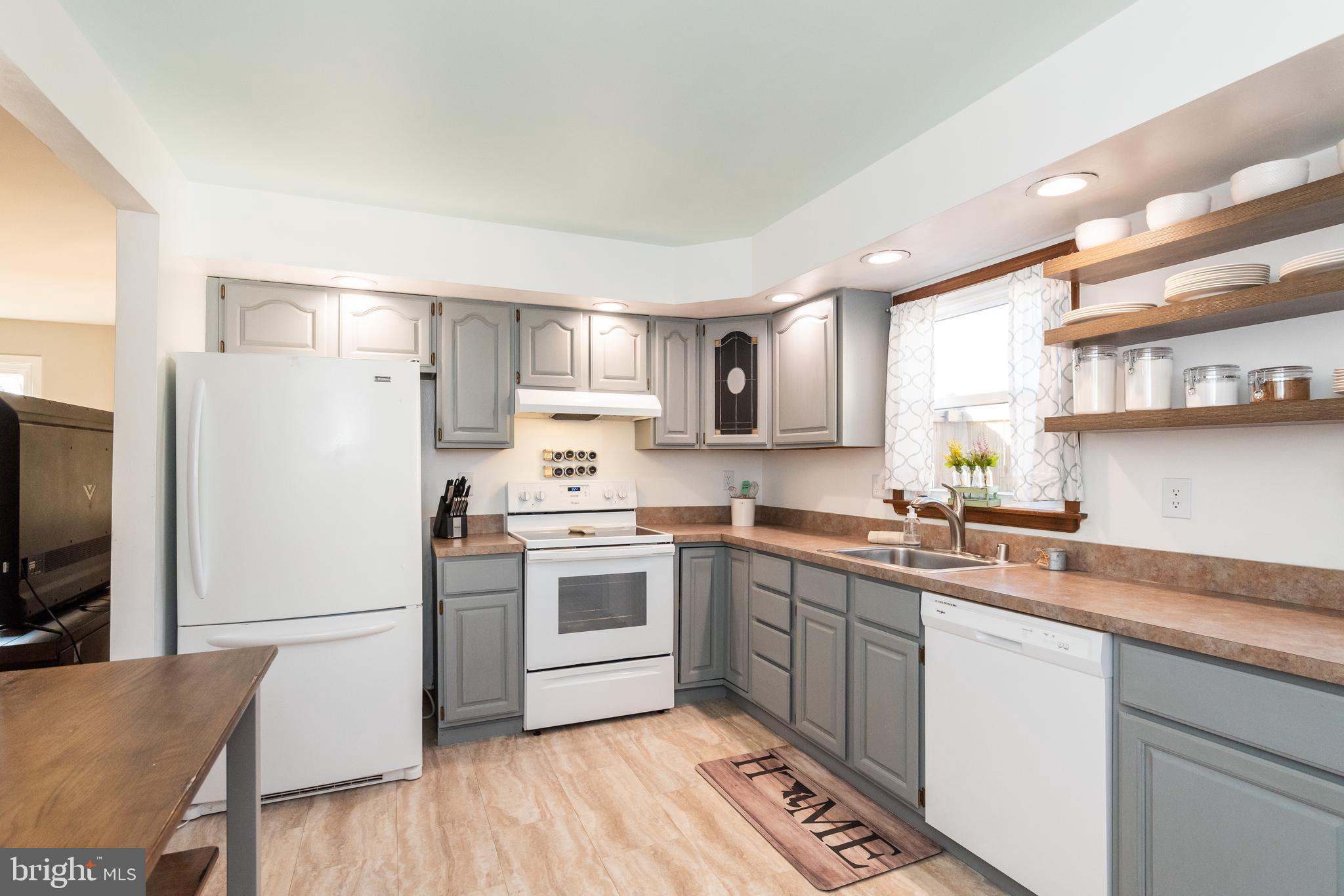 9914 Maidbrook Road Baltimore, MD 21234 - Photo 14 of 47 Kitchen