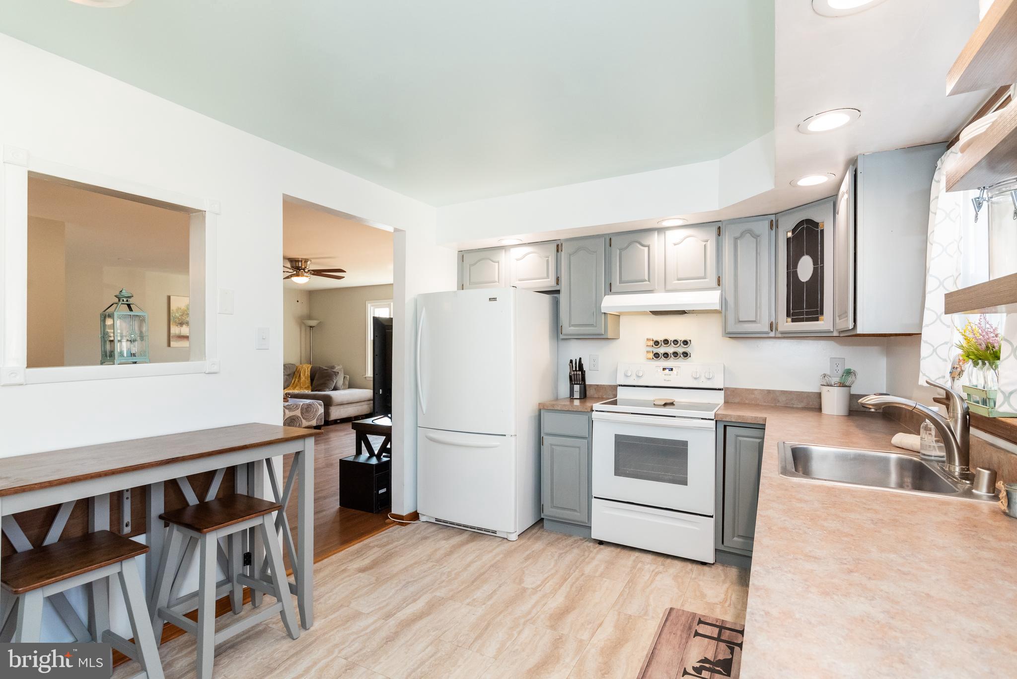 9914 Maidbrook Road Baltimore, MD 21234 - Photo 16 of 47 Kitchen
