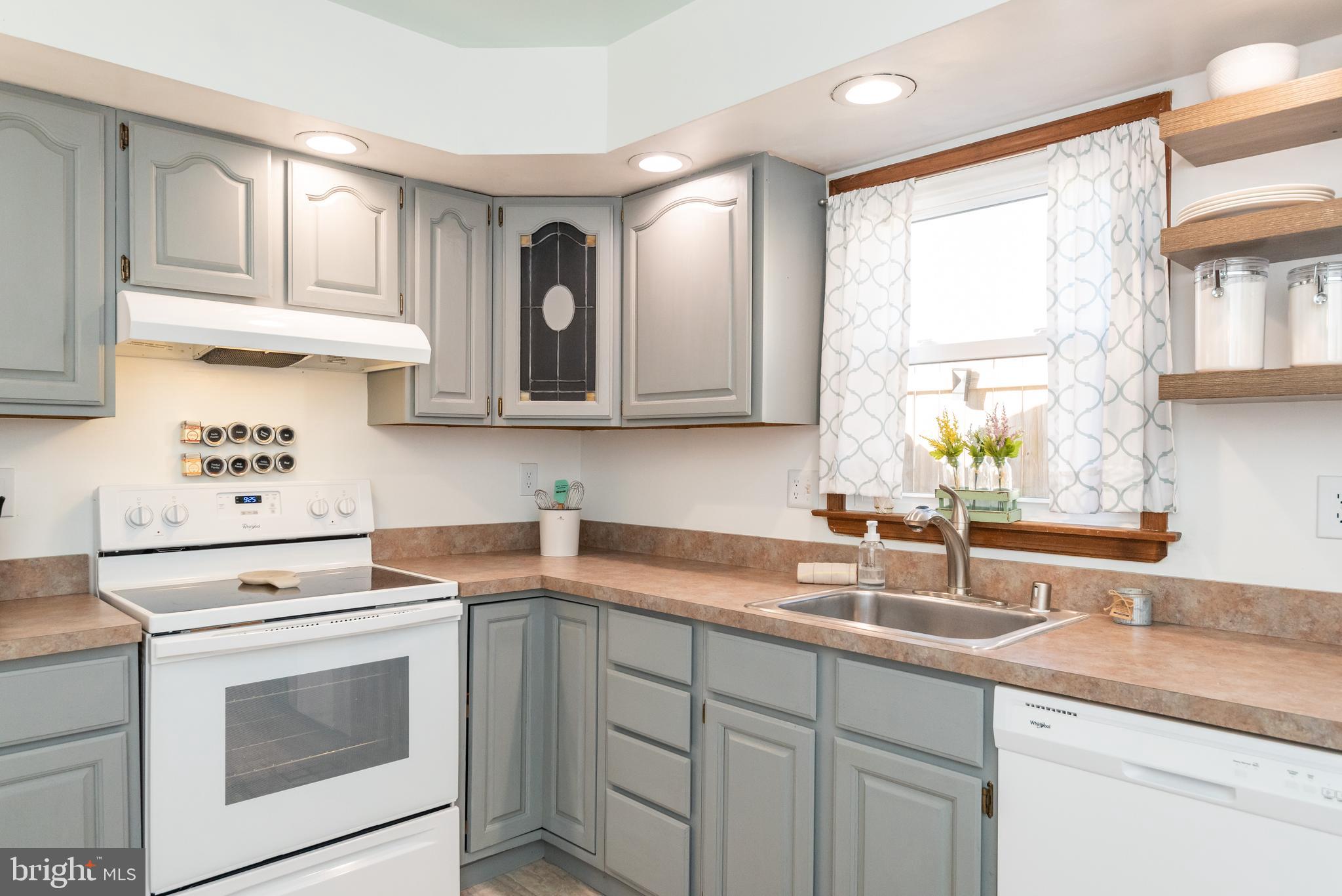 9914 Maidbrook Road Baltimore, MD 21234 - Photo 19 of 47 Kitchen