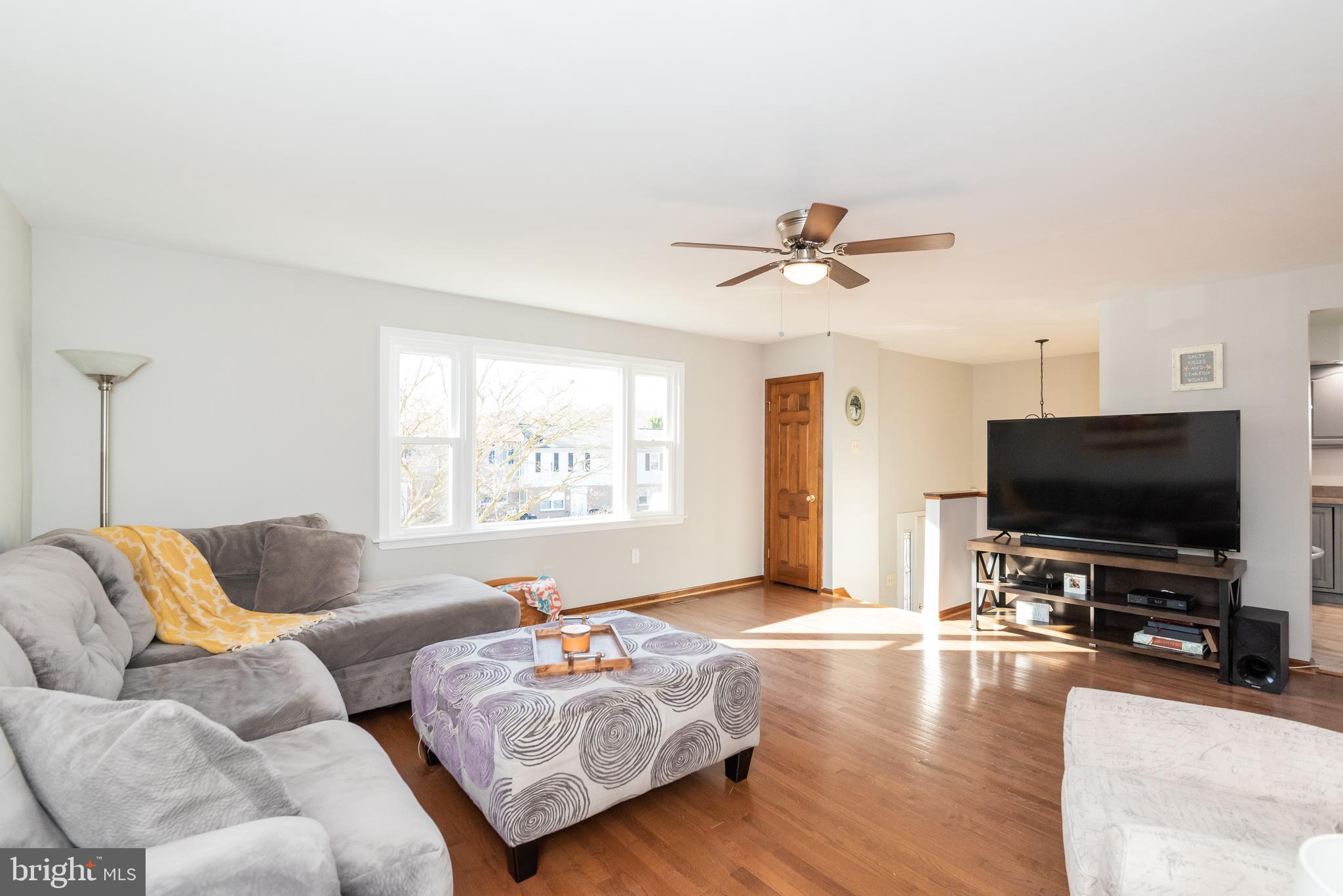 9914 Maidbrook Road Baltimore, MD 21234 - Photo 9 of 47 Living Room