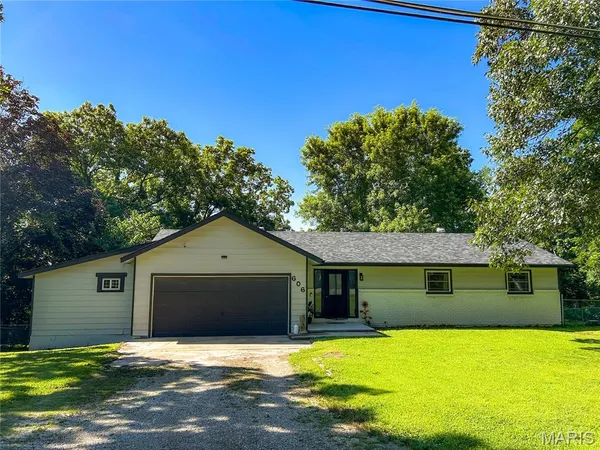 $295,000 | 606 Sunset Drive, Waynesville, MO 65583