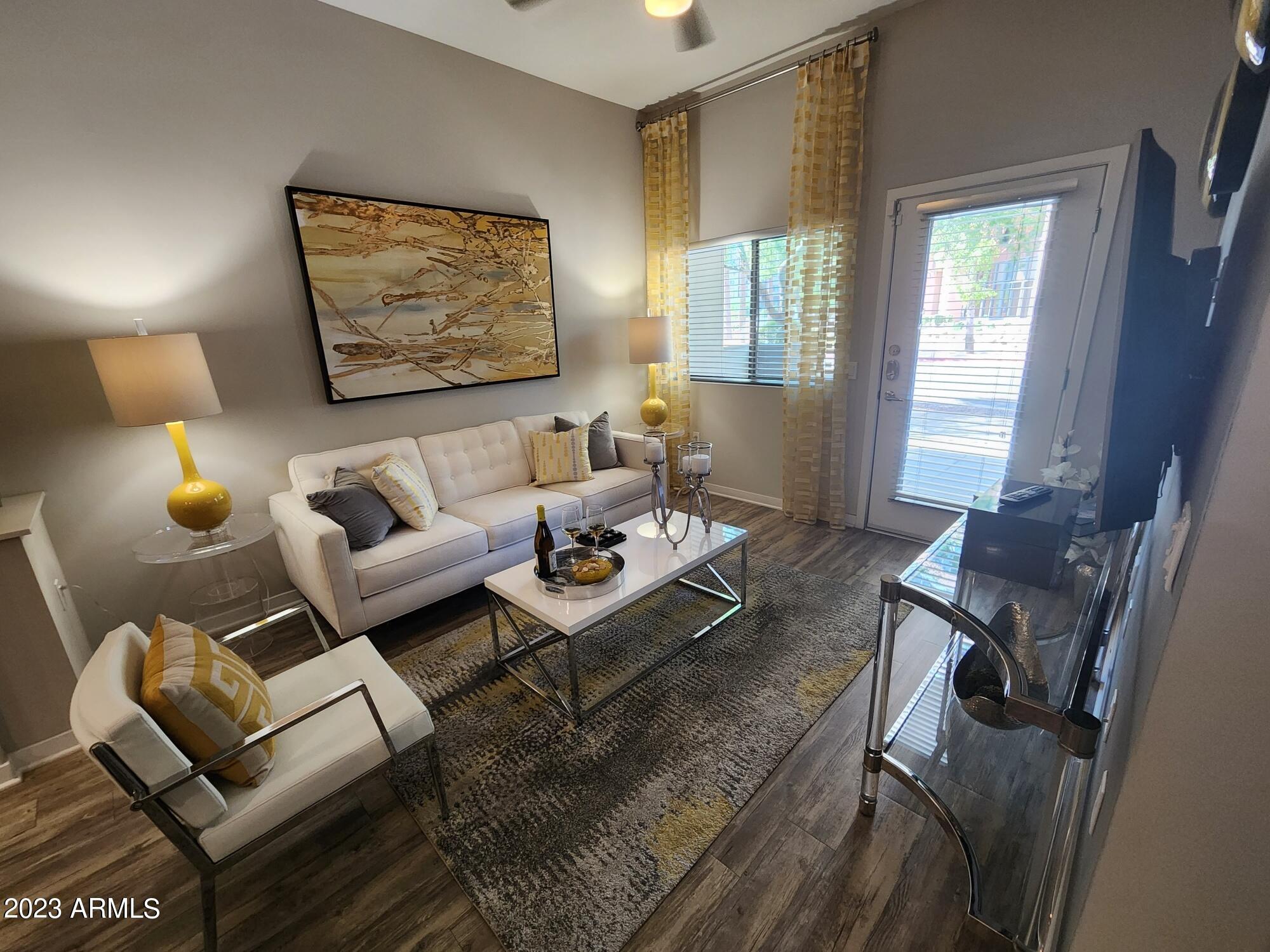200 East Thomas Road, Unit A4 Phoenix, AZ 85012 - Photo 2 of 24 Living Room