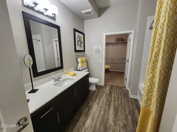 $1,430 | 200 East Thomas Road, Unit A4, Phoenix, AZ 85012