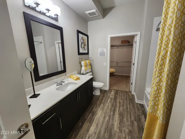 $1,574 | 200 East Thomas Road, Unit A4, Phoenix, AZ 85012