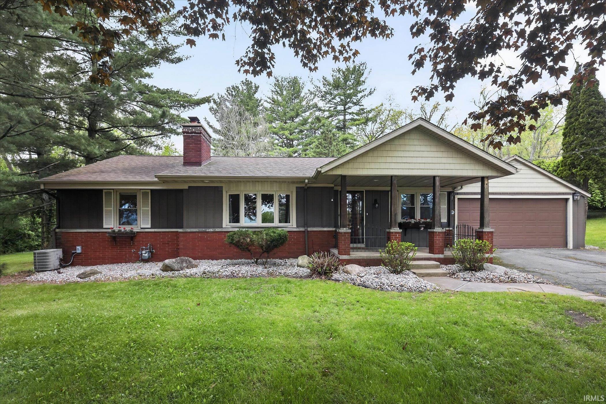 54851 Pine Road South Bend, IN 46628 - Photo 2 of 35