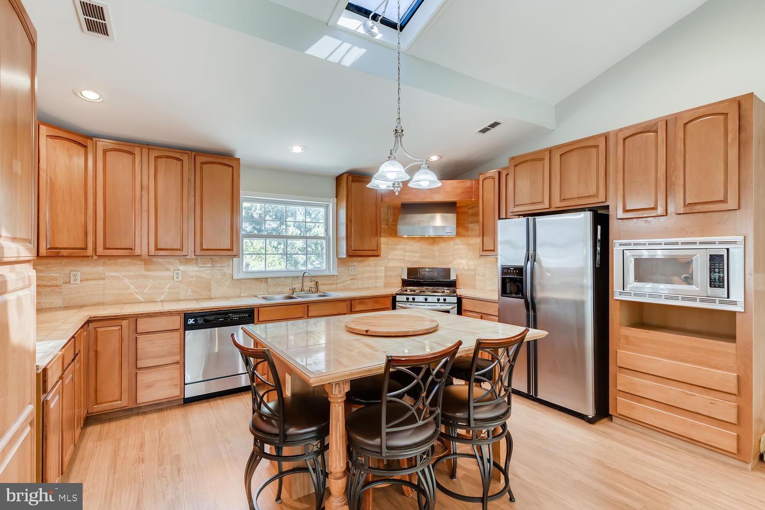 7511 Harmans Road Harmans, MD 21077 - Photo 4 of 28