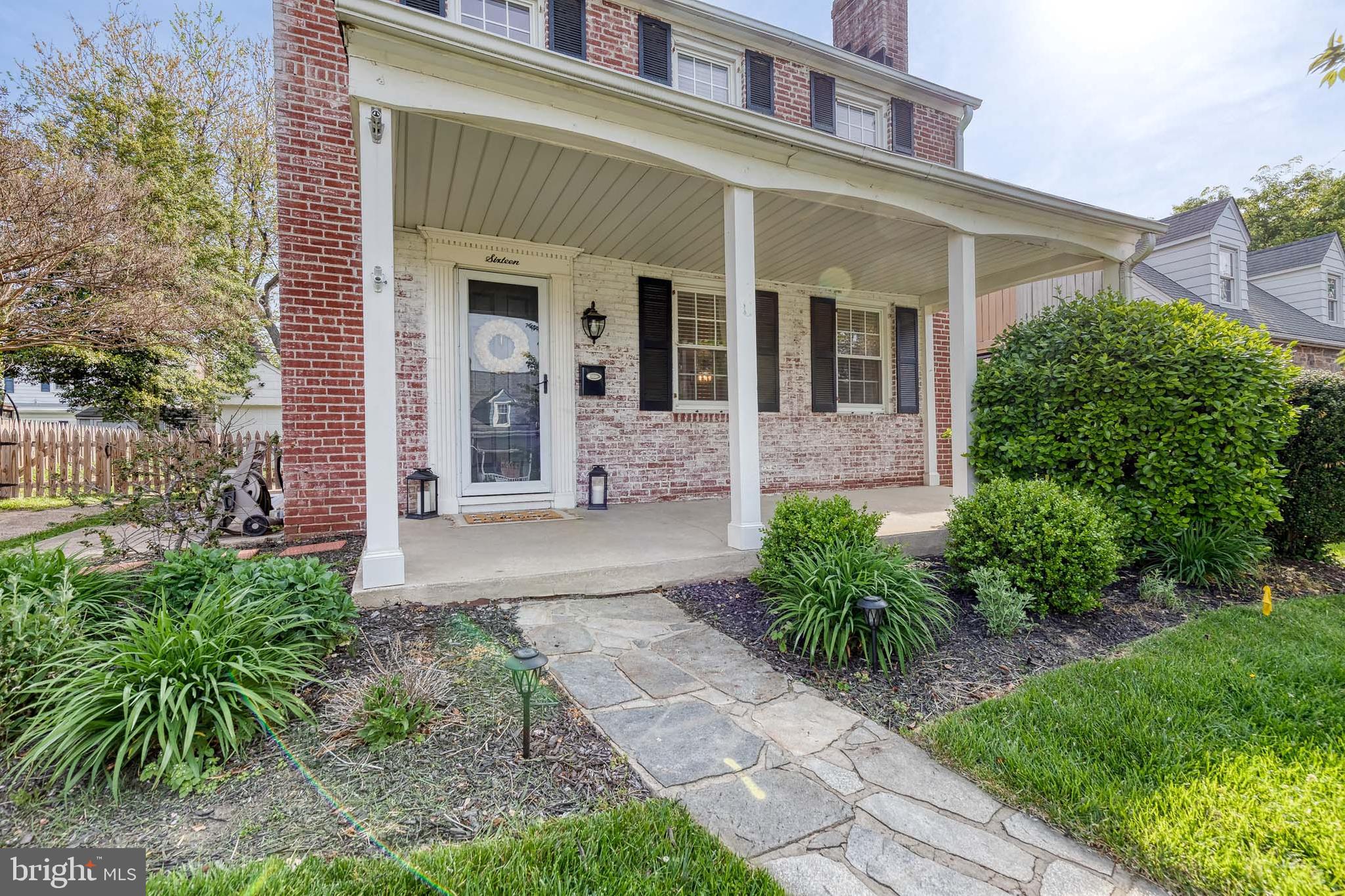 16 Tanglewood Road Baltimore, MD 21228 - Photo 3 of 47 Gallery Image 3